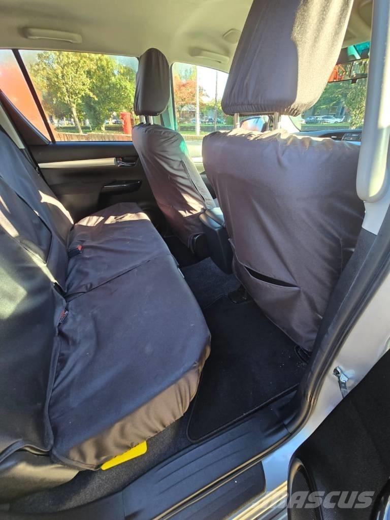 Toyota Hilux Pick-upy / Pojazdy z otwieranymi burtami