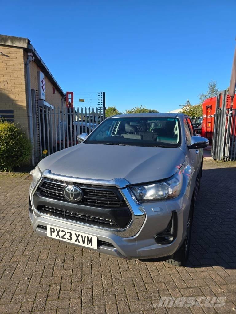Toyota Hilux Pick-upy / Pojazdy z otwieranymi burtami