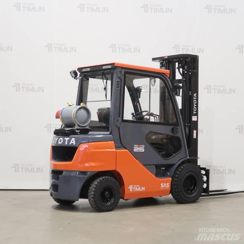 Toyota 02-8FGF25 Wózki LPG