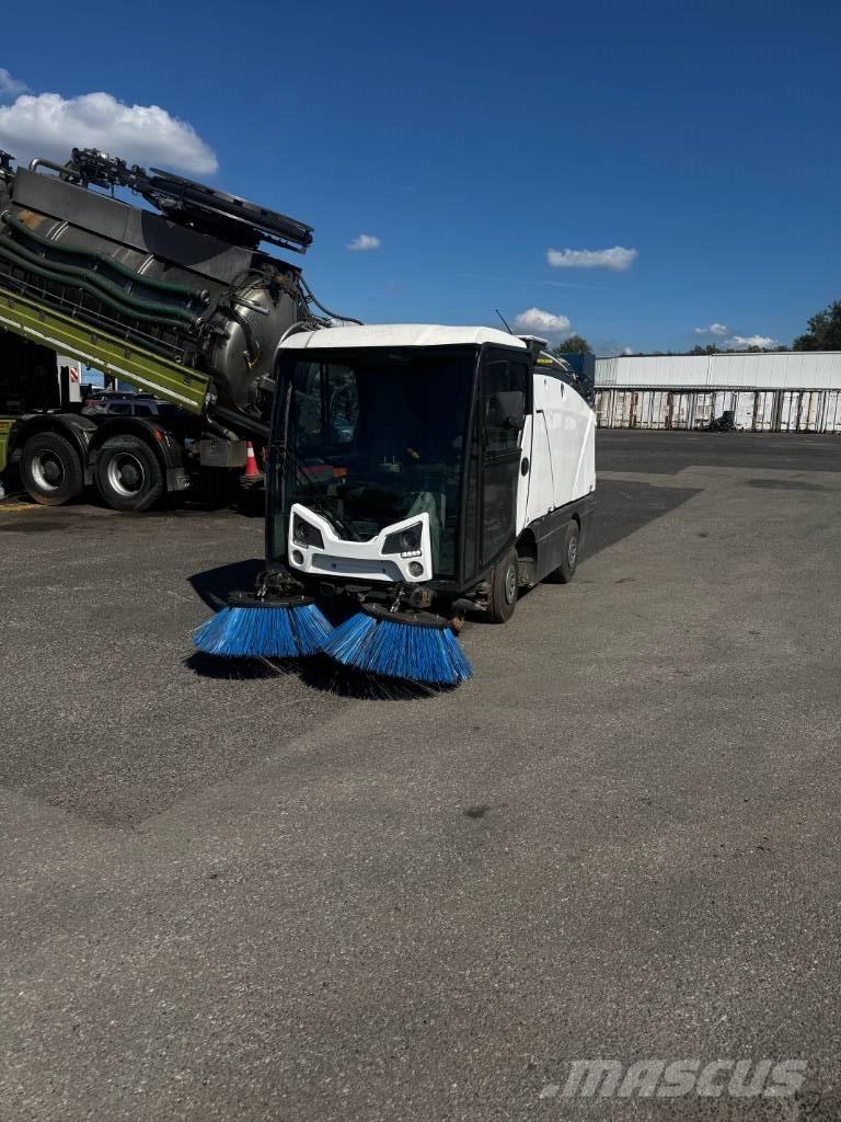 Bucher C 202 Zamiatarki - Zgarniarki - Odśnieżarki