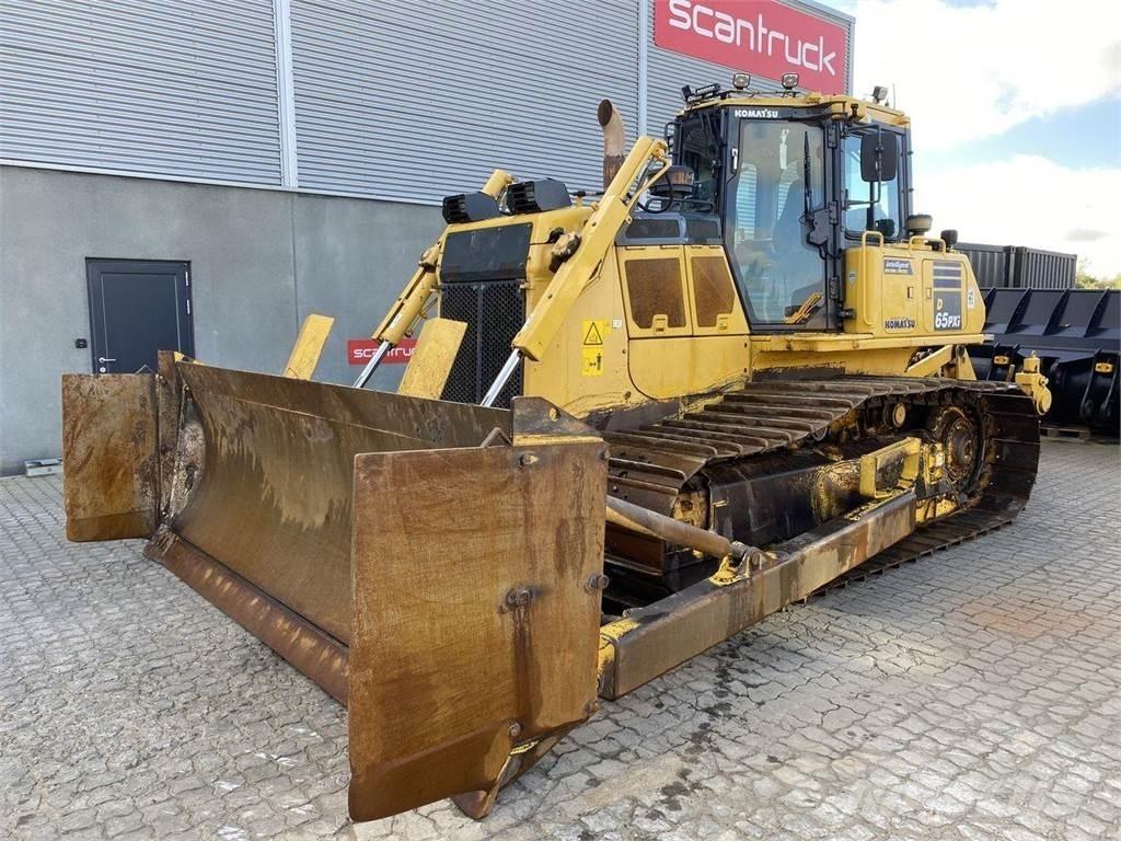 Komatsu D65PXI-18 Spycharki gąsienicowe