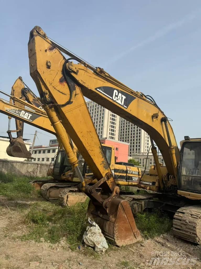CAT 320 B L Koparki gąsienicowe