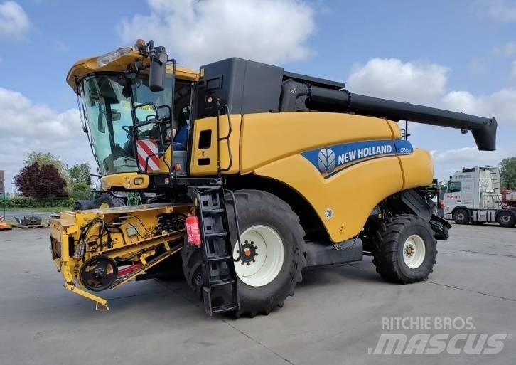New Holland CR 9080 Kombajny zbożowe