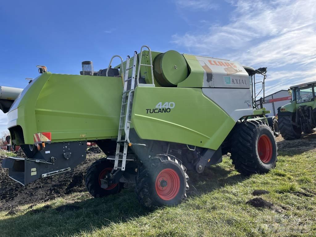 CLAAS Tucano 440 Kombajny zbożowe
