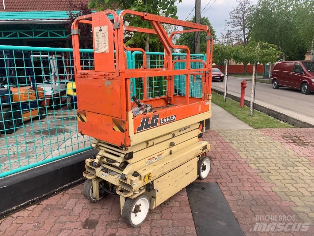 JLG 1932E2     V-2782 Podnośniki masztowe