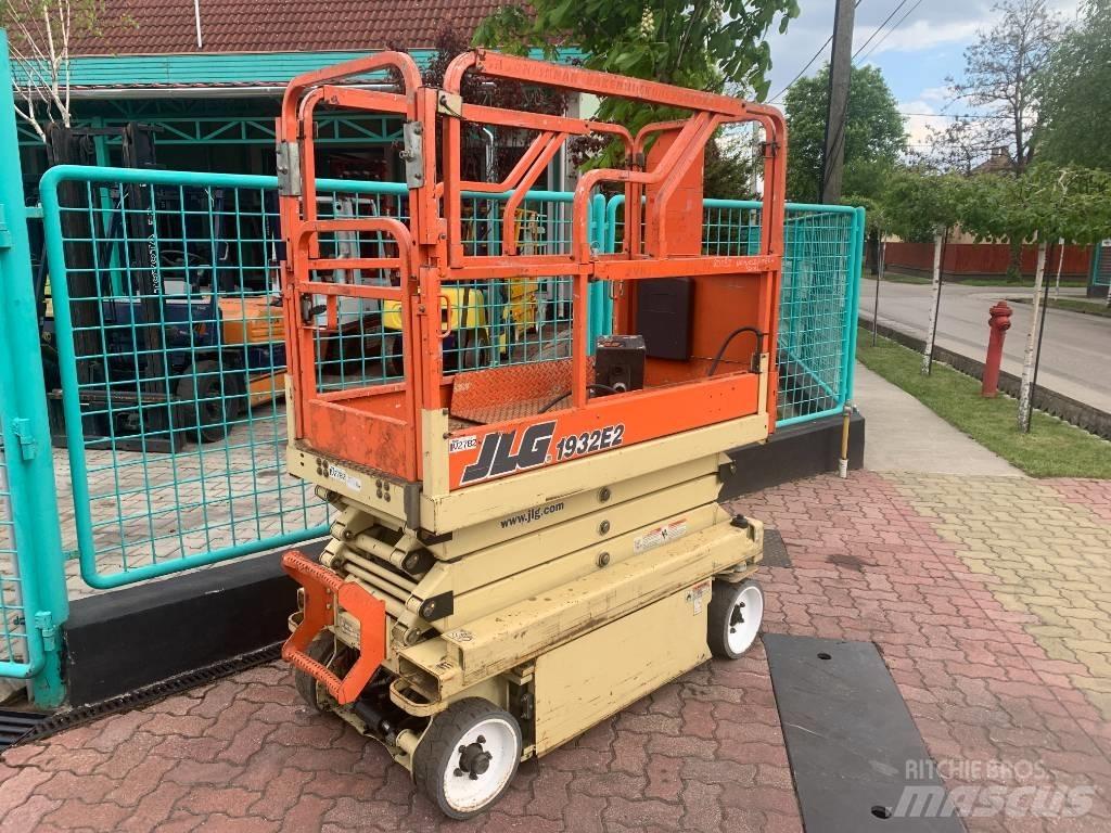 JLG 1932E2     V-2782 Podnośniki masztowe