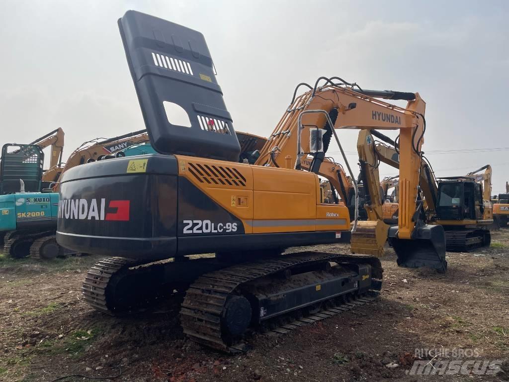 Hyundai 220-9S Koparki gąsienicowe