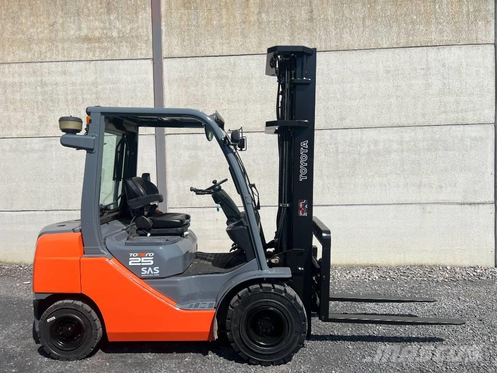 Toyota 02-8 FDF 25 Wózki Diesla