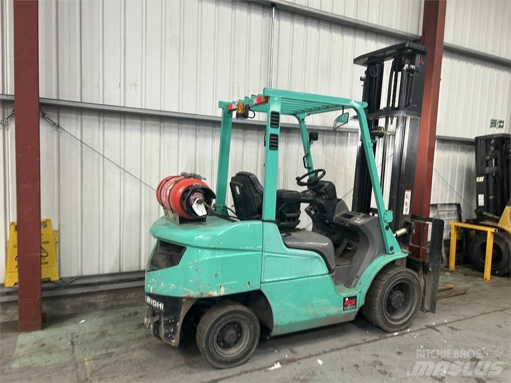 Mitsubishi FG30NT Wózki LPG