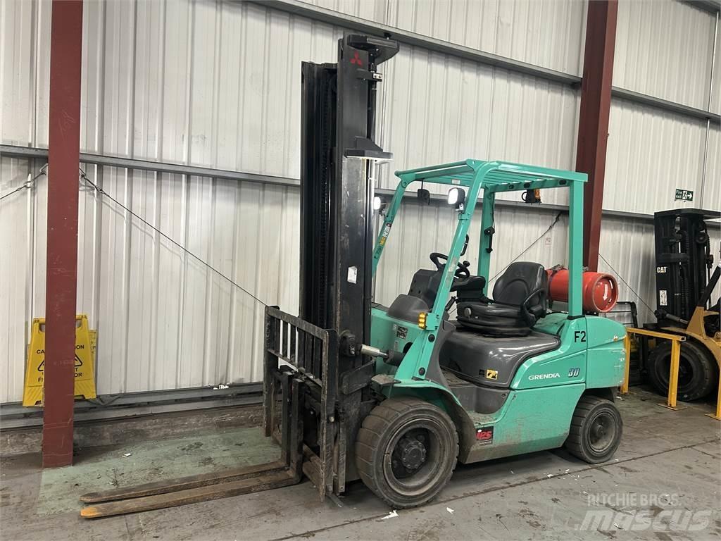 Mitsubishi FG30NT Wózki LPG