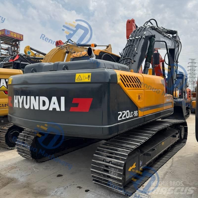 Hyundai R220-9S Koparki gąsienicowe