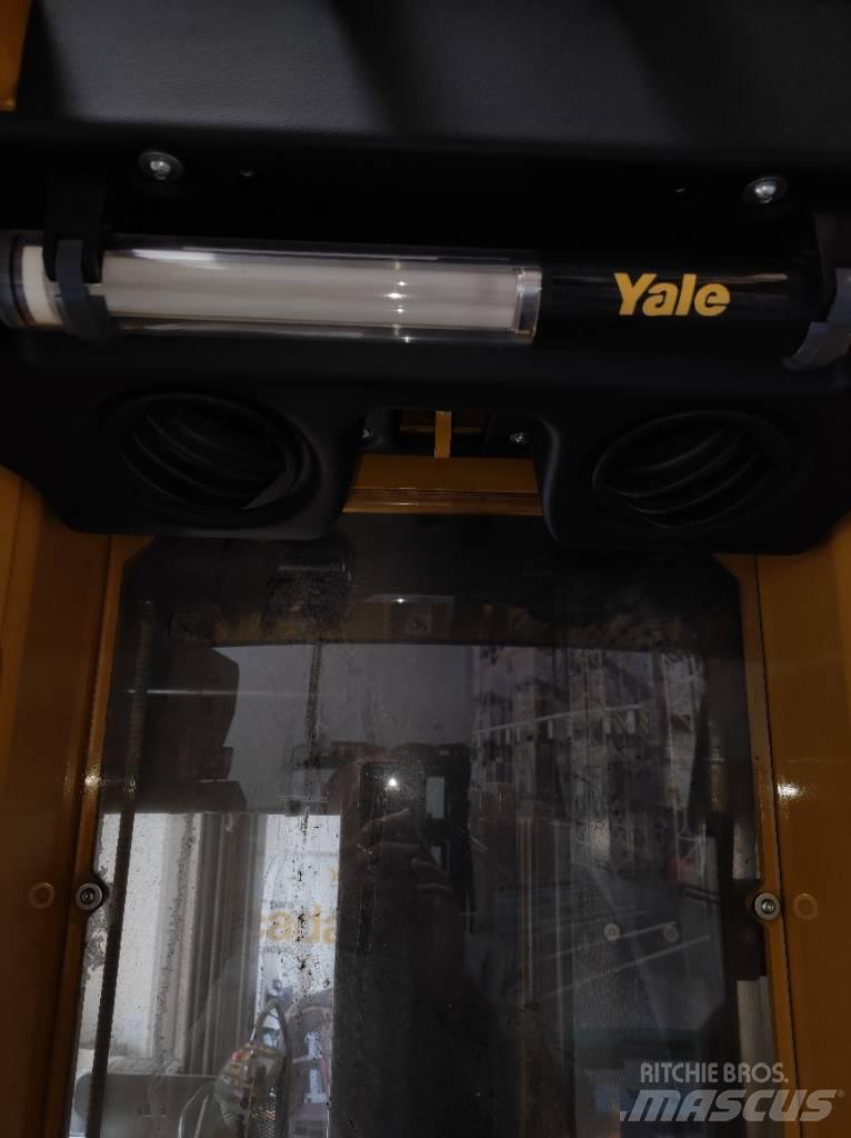 Yale MTC 13 Wózki widłowe do wąskich korytarzy