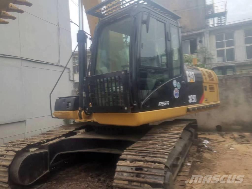 CAT 325 D Koparki gąsienicowe