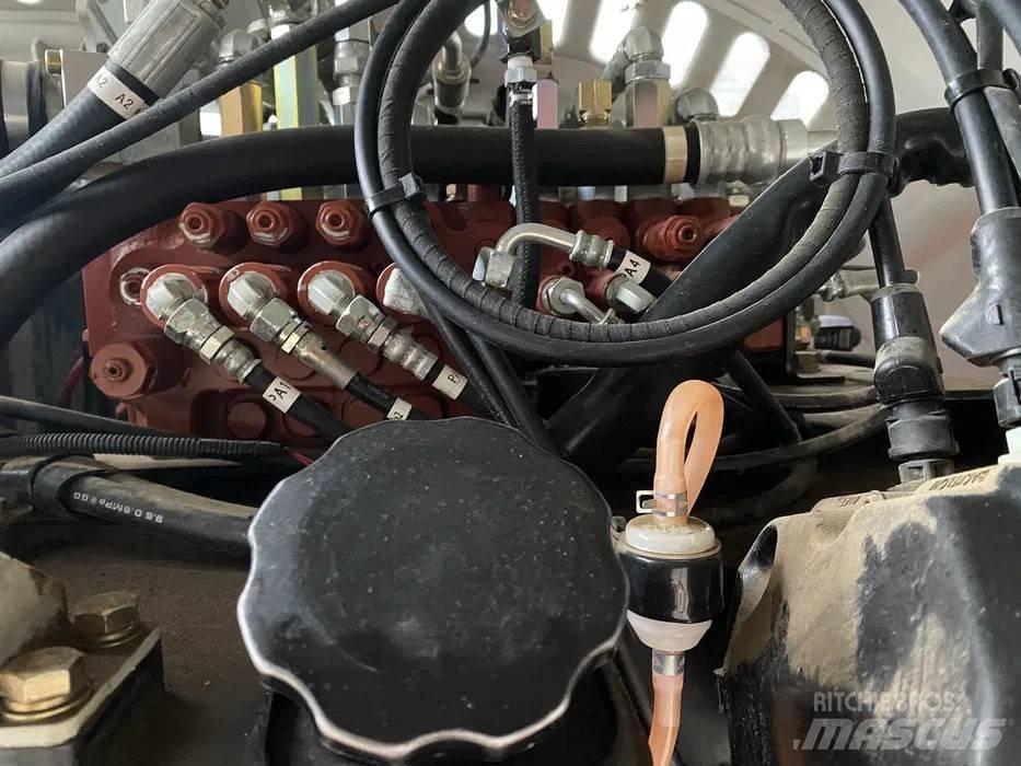 Takeuchi TB 295 Koparki kołowe