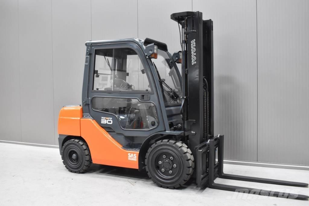 Toyota 06-8FD30F Wózki Diesla