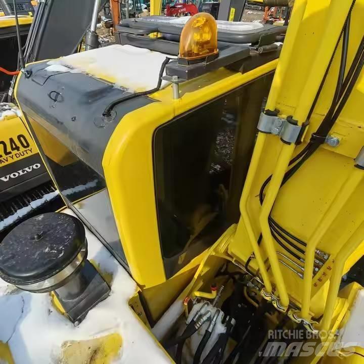Komatsu PC 210 Koparki gąsienicowe