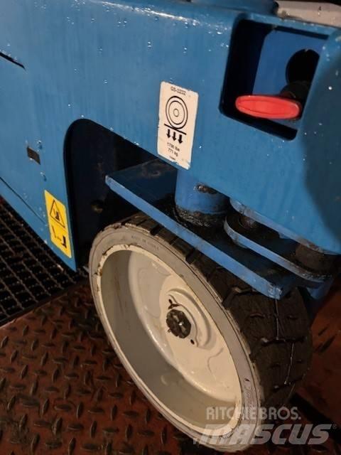 Genie GS 3232 Podnośniki nożycowe
