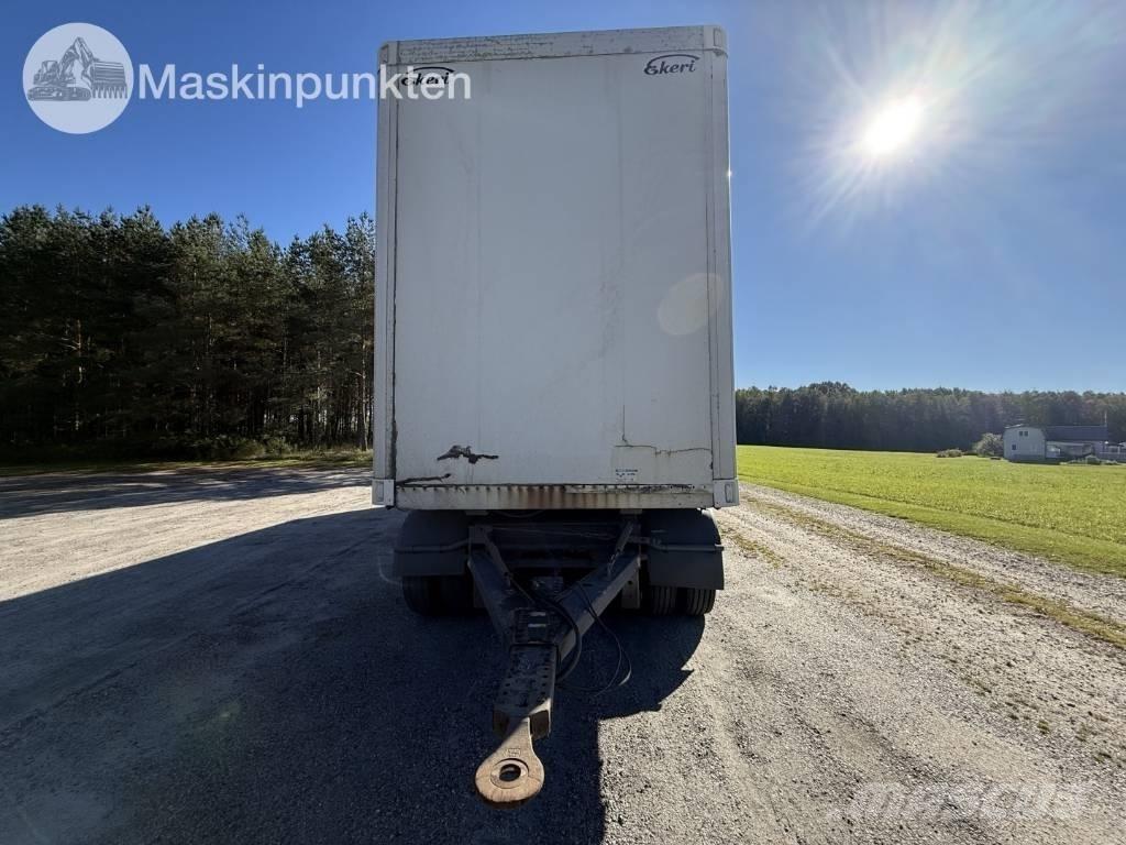 Ekeri L4 Przyczepy ze skrzynią zamkniętą