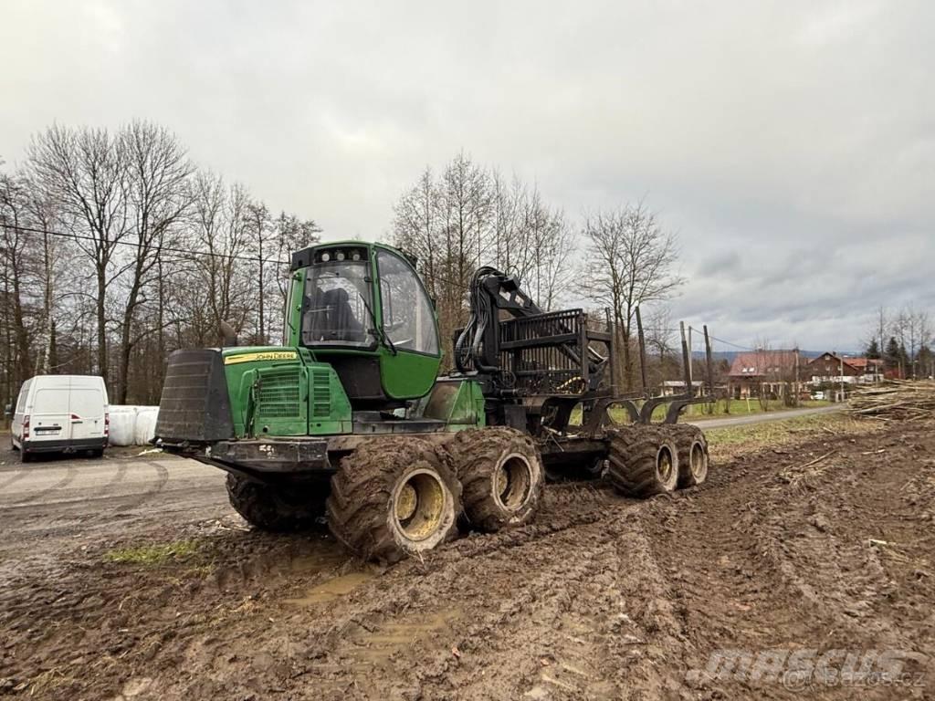 John Deere 1510E Forwardery