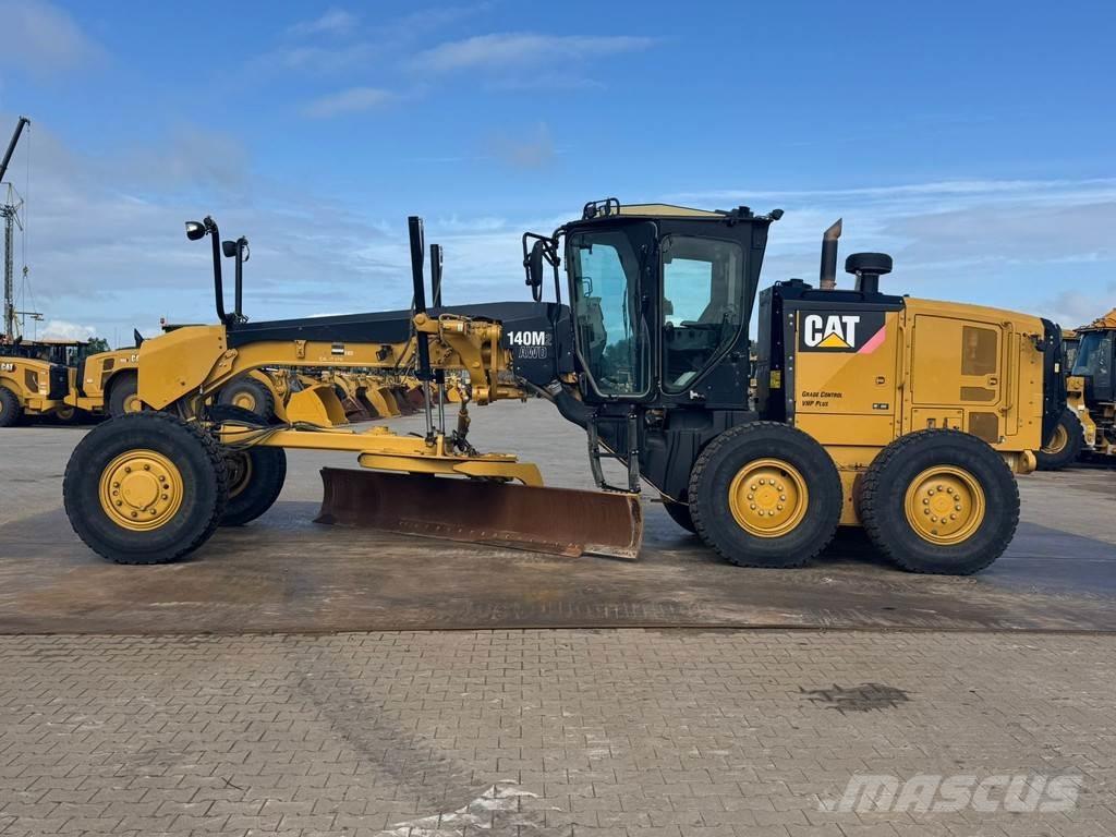 CAT 140M2 AWD Równiarki