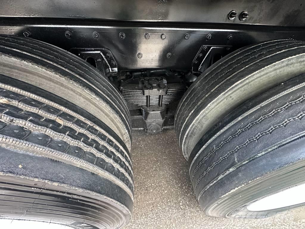 Freightliner M2 Kombi / koparki ssące