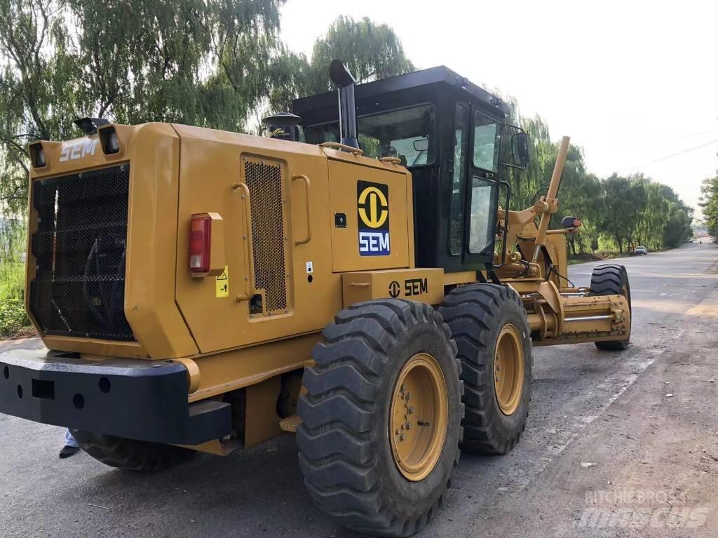 SEM 922F grader Równiarki