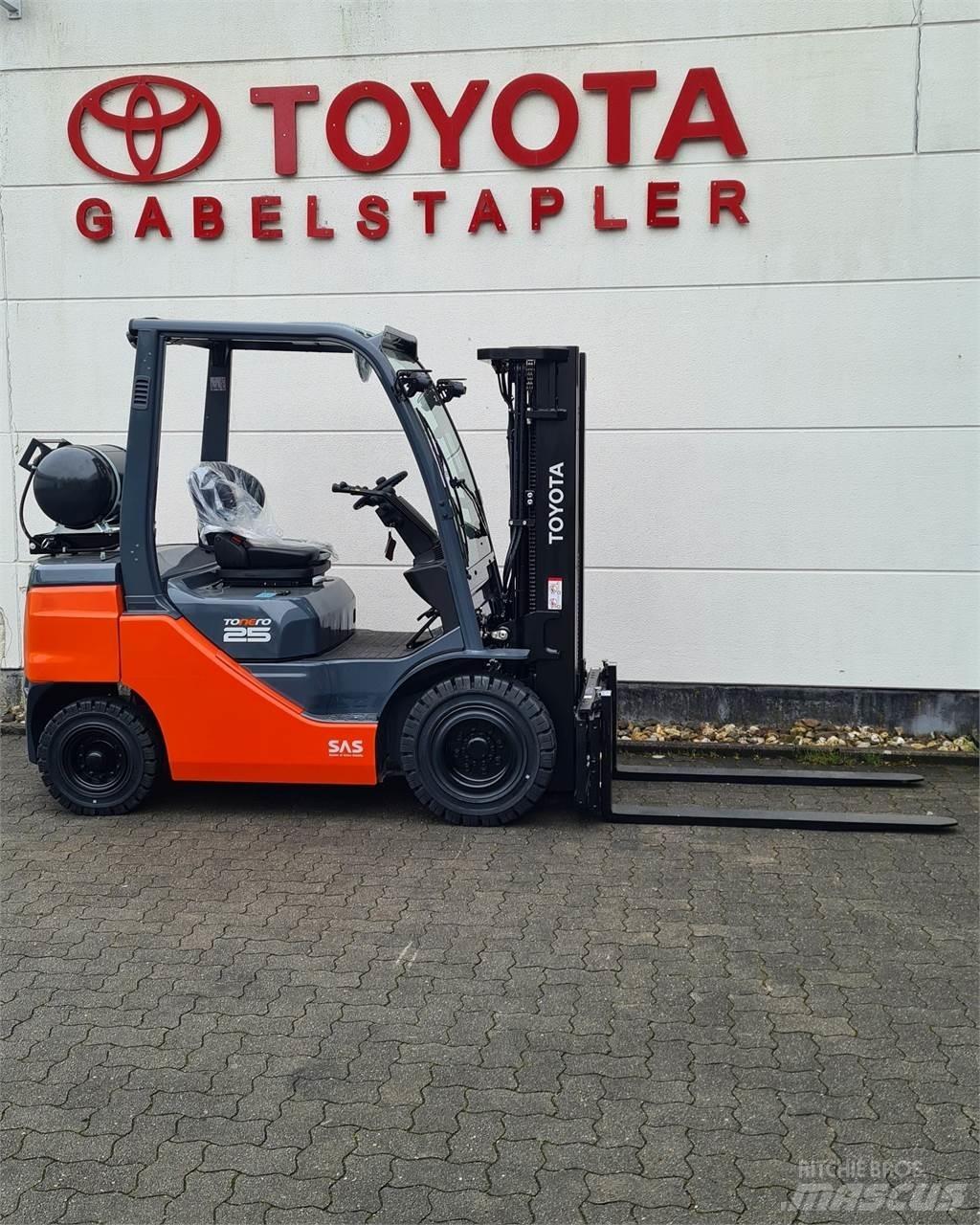 Toyota 02-8FGF25 Wózki LPG