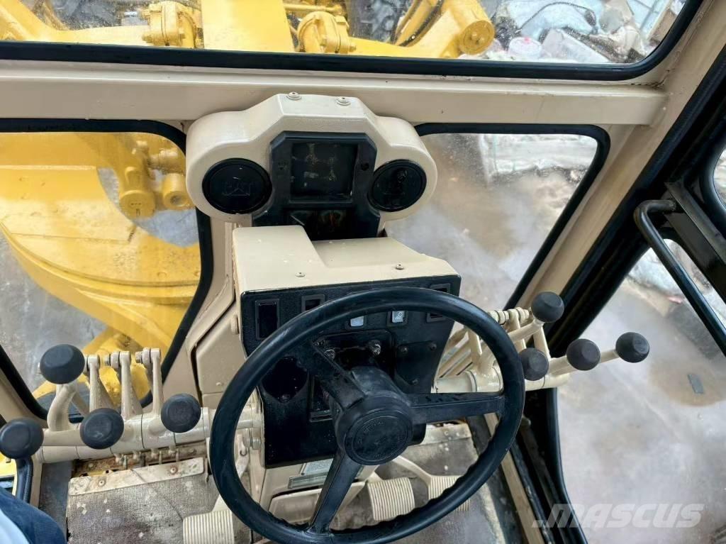 CAT 140 H Równiarki