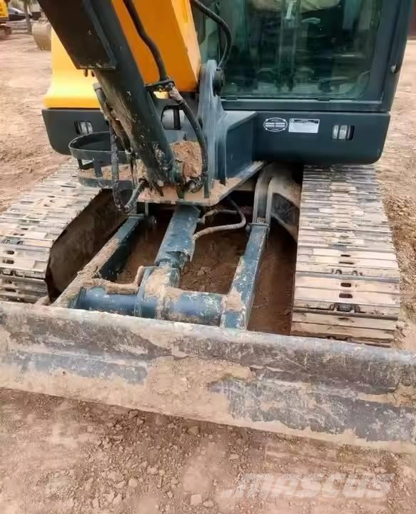 Hyundai 60vs Koparki gąsienicowe