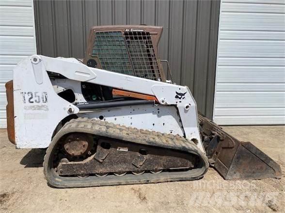 Bobcat T250 Ładowarki burtowe