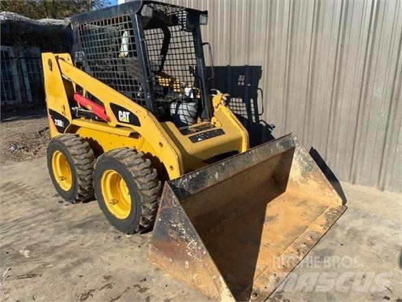 CAT 216B2 Ładowarki burtowe