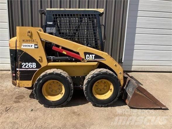 CAT 226B Ładowarki burtowe