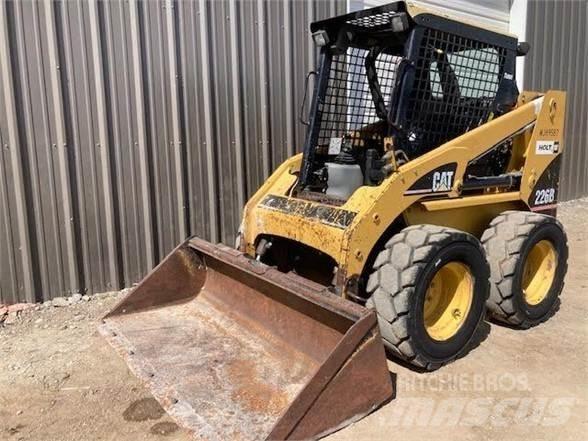 CAT 226B Ładowarki burtowe