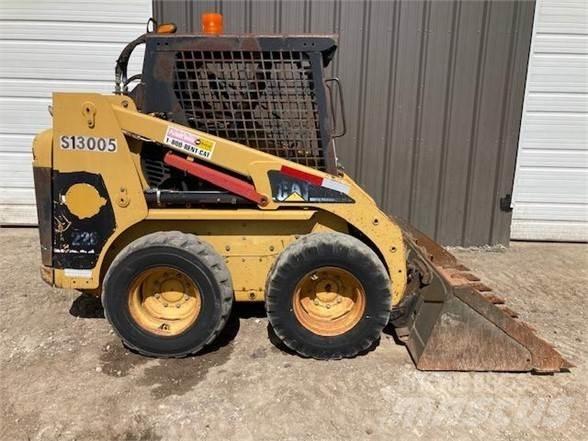 CAT 228 Ładowarki burtowe
