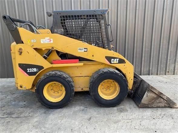 CAT 232B2 Ładowarki burtowe