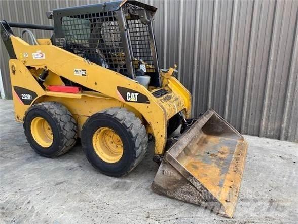 CAT 232B2 Ładowarki burtowe