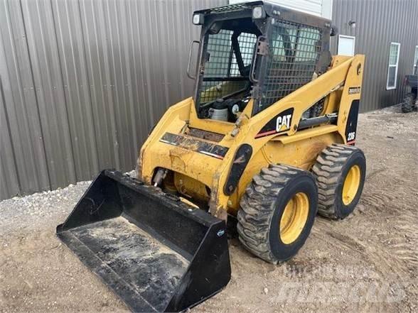 CAT 236 Ładowarki burtowe