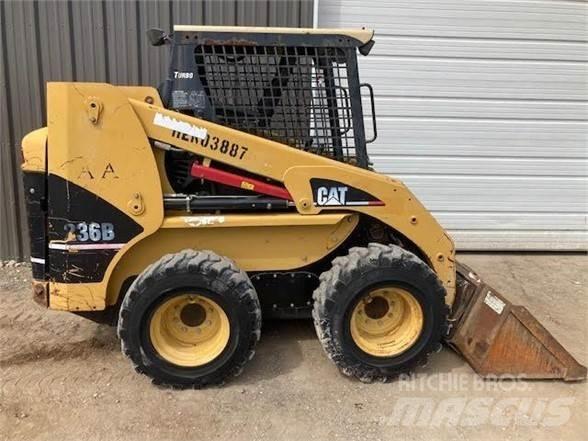 CAT 236B Ładowarki burtowe