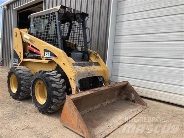 CAT 236B Ładowarki burtowe