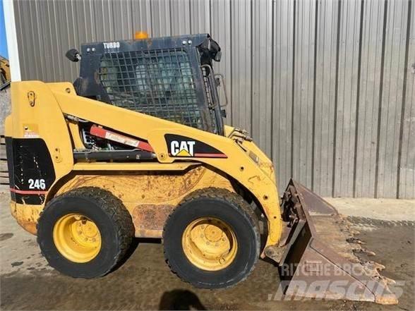 CAT 246 Ładowarki burtowe