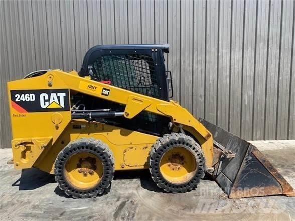 CAT 246D Ładowarki burtowe