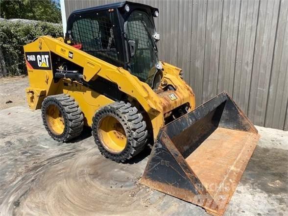 CAT 246D Ładowarki burtowe