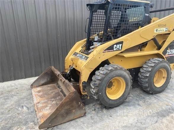 CAT 252B Ładowarki burtowe