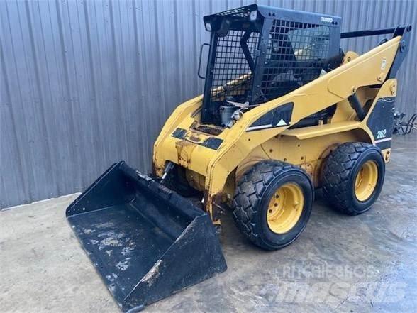CAT 262 Ładowarki burtowe