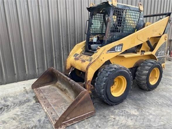 CAT 262B Ładowarki burtowe