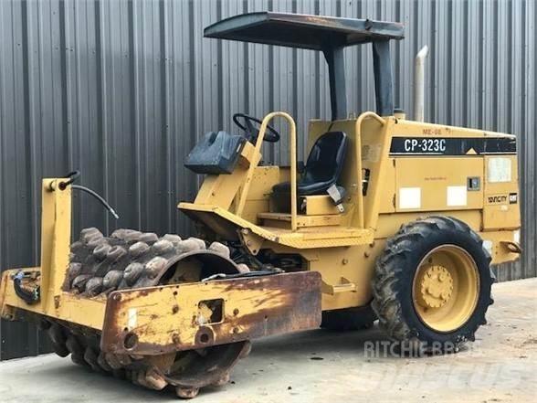 CAT CP-323C Walce jednobębnowe