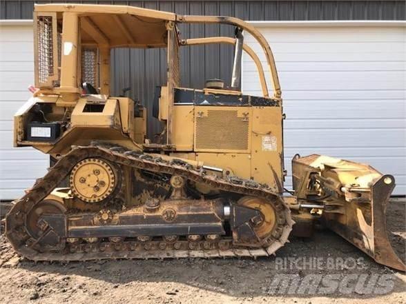 CAT D5M XL Spycharki gąsienicowe