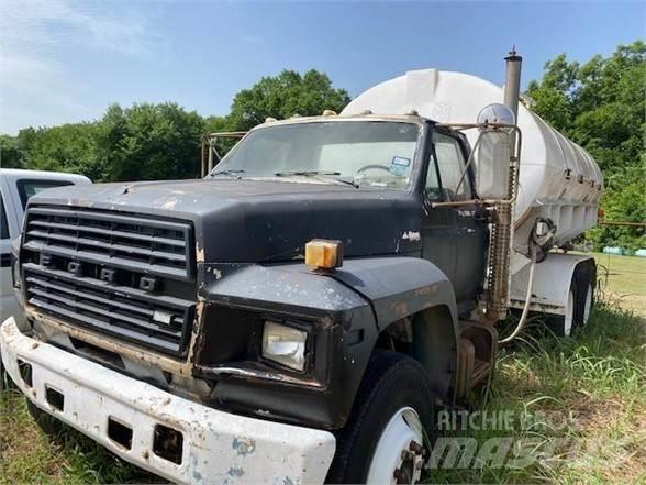 Ford F800 Cysterna