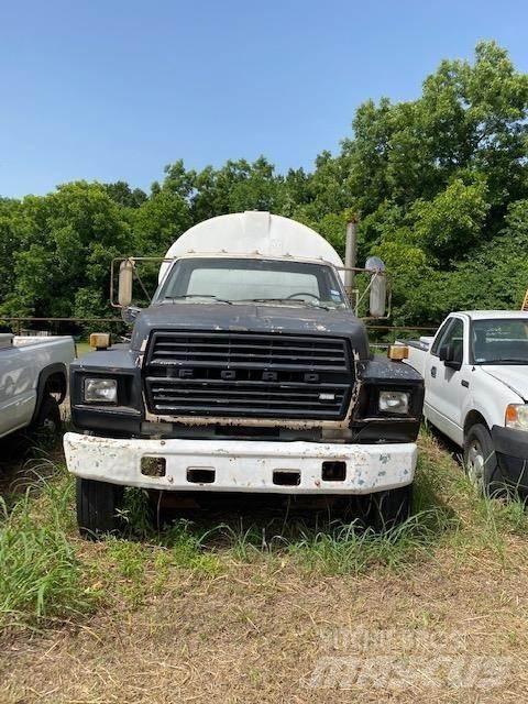 Ford F800 Cysterna