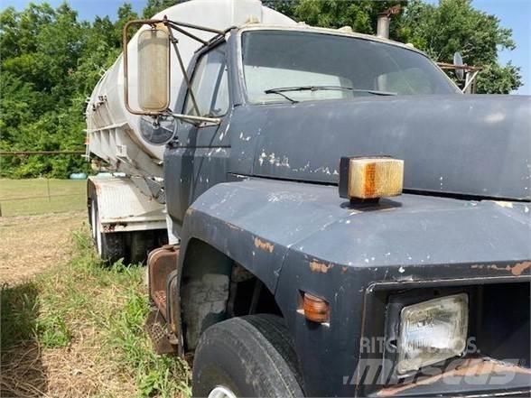 Ford F800 Cysterna